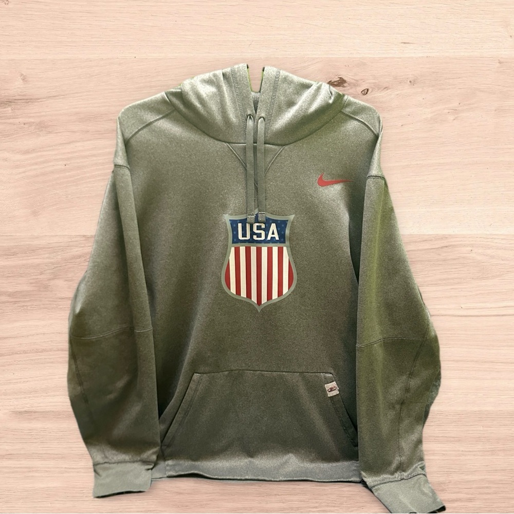 Nike USA 🇺🇸 Dri-FIT Gray Sweatshirt L